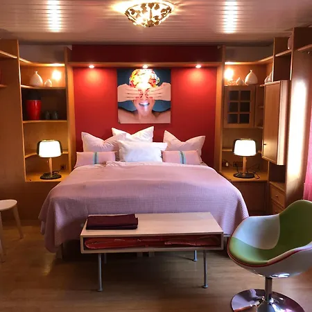 In Rot, Fraenkisches Design, Balkon In Nur 50 Schritten Zum Radweg, Ideal For Long Stay, Relocation Lägenhetshotell Mainstockheim